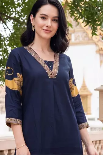 women ethnic motifs printed regular kurta with trousers