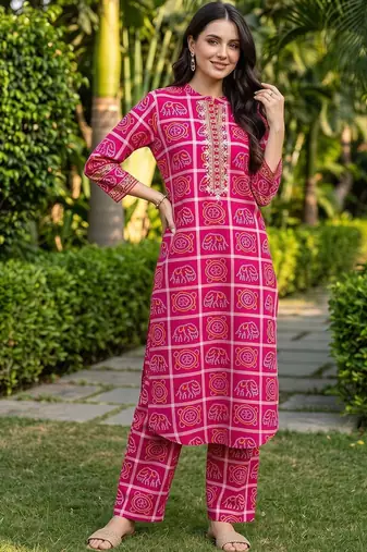 women ethnic motifs printed regular cotton kurta with trousers