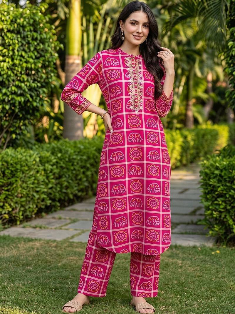 women ethnic motifs printed regular cotton kurta with trousers