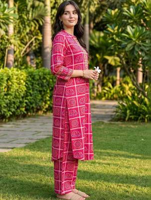 women ethnic motifs printed regular cotton kurta with trousers 4