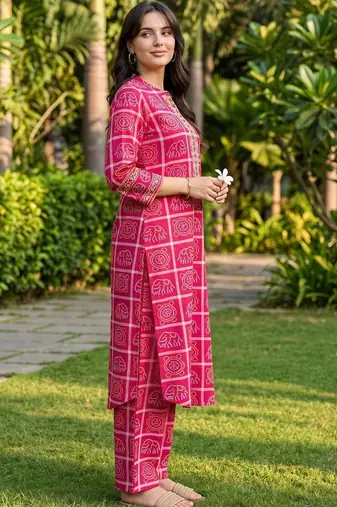 women ethnic motifs printed regular cotton kurta with trousers