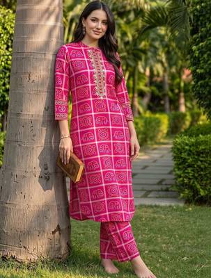 women ethnic motifs printed regular cotton kurta with trousers 5