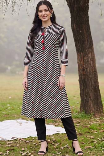 women printed regular cotton kurta with trousers