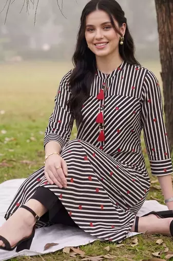 women printed regular cotton kurta with trousers