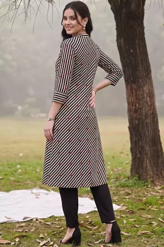 women printed regular cotton kurta with trousers