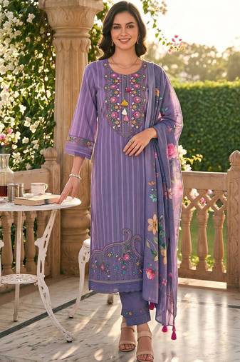 women floral embroidered regular chikankari cotton kurta with trousers & with dupatta