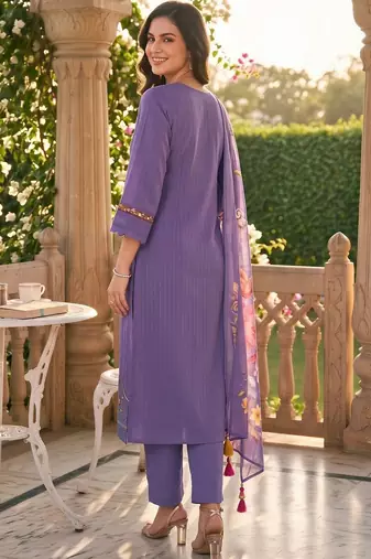 women floral embroidered regular chikankari cotton kurta with trousers & with dupatta