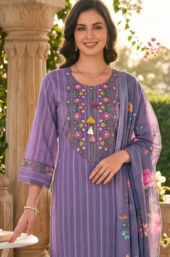 women floral embroidered regular chikankari cotton kurta with trousers & with dupatta