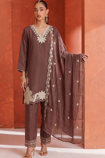 women ethnic motifs embroidered regular thread work kurta with trousers & with dupatta