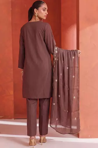 women ethnic motifs embroidered regular thread work kurta with trousers & with dupatta