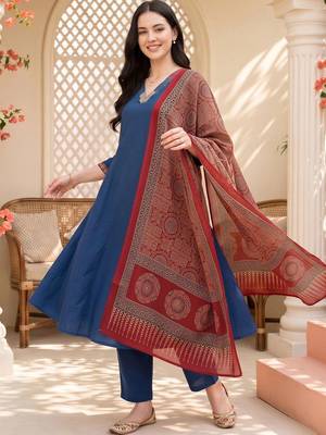 women ethnic motifs regular thread work cotton kurta with trousers & with dupatta 1