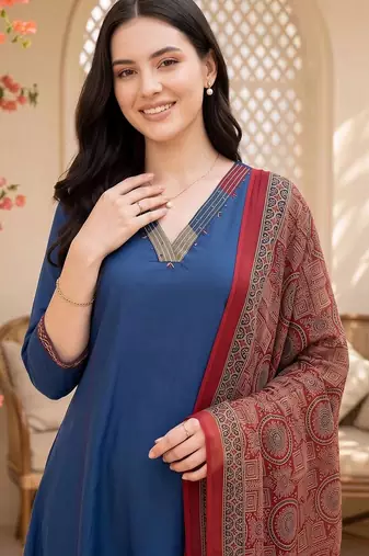 women ethnic motifs regular thread work cotton kurta with trousers & with dupatta