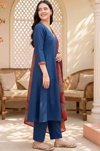 women ethnic motifs regular thread work cotton kurta with trousers & with dupatta
