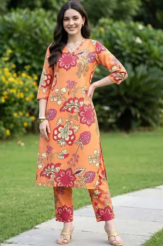 women floral printed regular kurta with trousers
