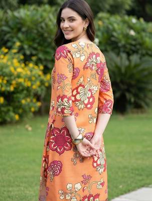 women floral printed regular kurta with trousers 3