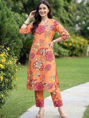 women floral printed regular kurta with trousers 5