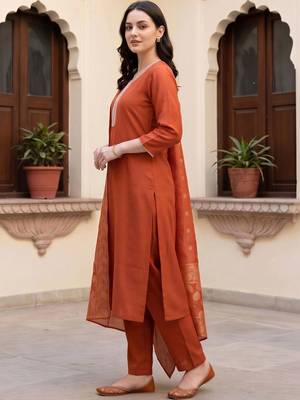 women ethnic motifs embroidered regular thread work kurta with trousers & with dupatta 3