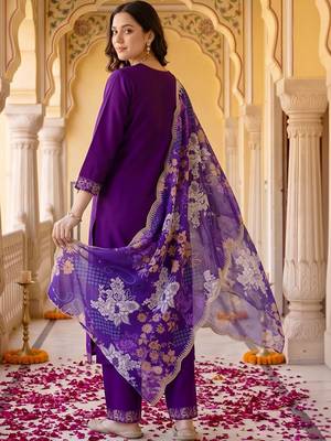 women ethnic motifs embroidered regular thread work kurta with trousers & with dupatta 3