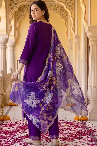 women ethnic motifs embroidered regular thread work kurta with trousers & with dupatta