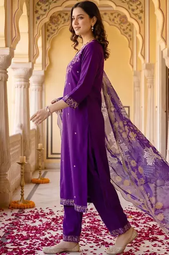 women ethnic motifs embroidered regular thread work kurta with trousers & with dupatta