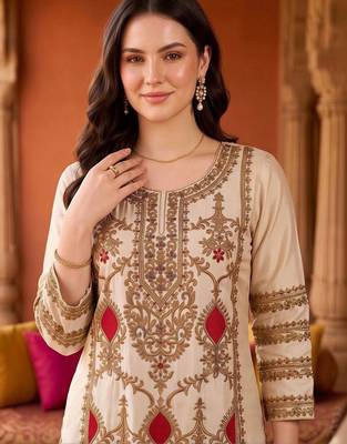 women ethnic motifs embroidered regular kurta with trousers & with dupatta 2