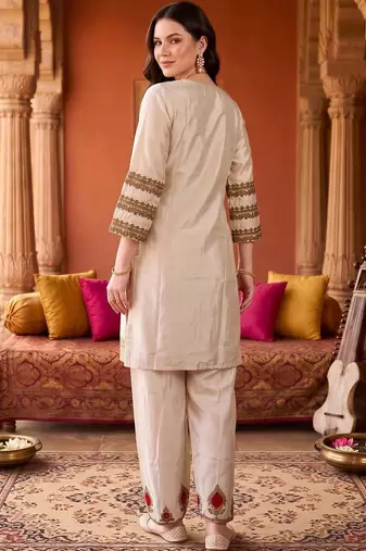 women ethnic motifs embroidered regular kurta with trousers & with dupatta