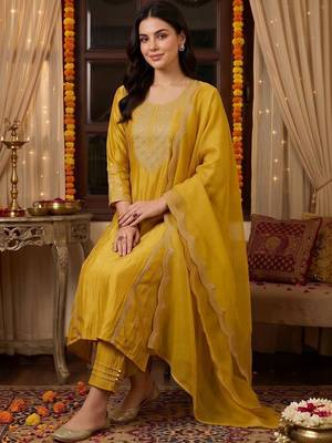 women ethnic motifs embroidered regular kurta with trousers & with dupatta 1