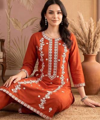 women ethnic motifs embroidered regular thread work kurta with trousers 2