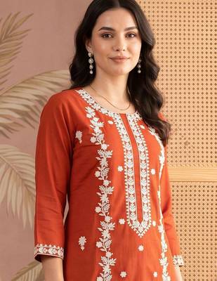 women ethnic motifs embroidered regular thread work kurta with trousers 6