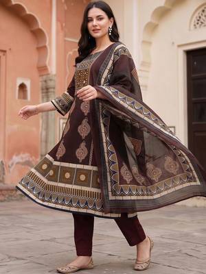 women ethnic motifs printed regular cotton kurta with trousers & with dupatta 1