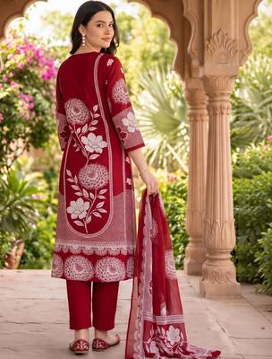women floral printed regular cotton kurta with trousers & with dupatta 3