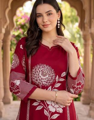 women floral printed regular cotton kurta with trousers & with dupatta 5