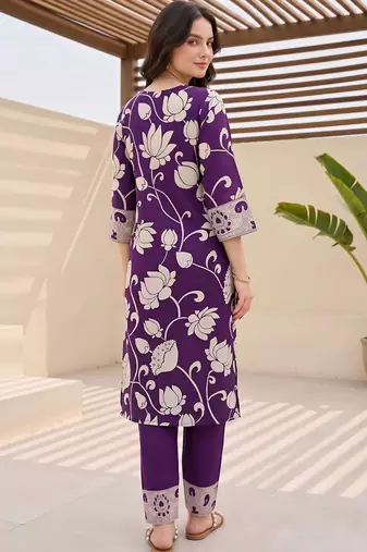 women ethnic motifs printed v-neck straight cotton kurta with trousers