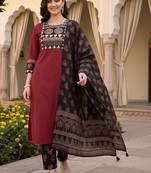 women ethnic motifs printed regular cotton kurta with trousers & with dupatta