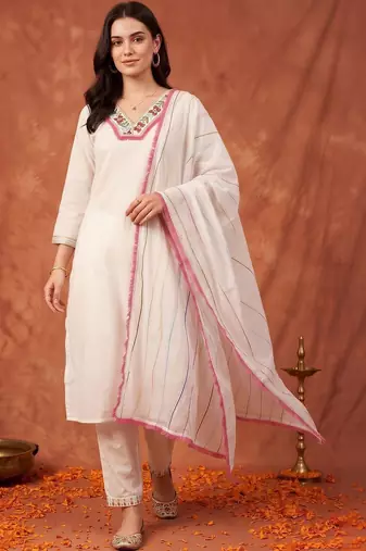 women ethnic motifs embroidered regular thread work kurta with trousers & with dupatta