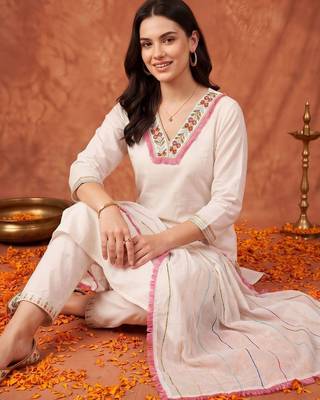 women ethnic motifs embroidered regular thread work kurta with trousers & with dupatta 5