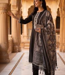 women ethnic motifs embroidered regular thread work kurta with trousers & with dupatta