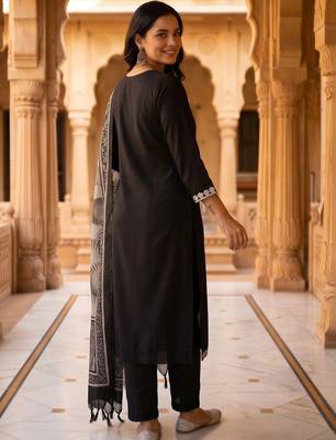 women ethnic motifs embroidered regular thread work kurta with trousers & with dupatta 3