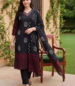 women ethnic motifs printed regular thread work cotton kurta with trousers & with dupatta