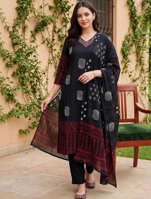 women ethnic motifs printed regular thread work cotton kurta with trousers & with dupatta 6