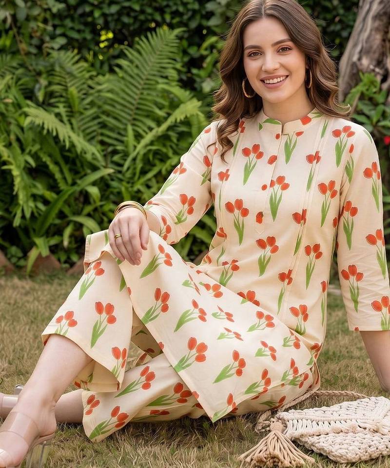 women floral printed regular cotton kurta with trousers
