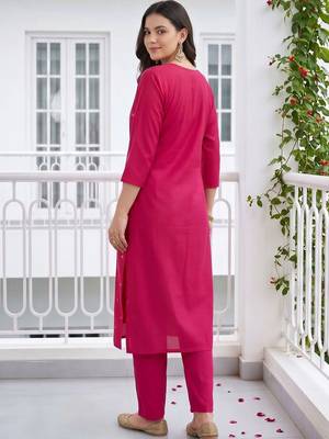 women ethnic motifs embroidered regular kurta with trousers 3