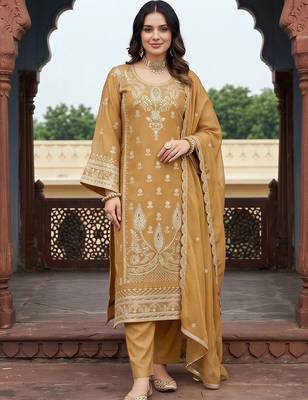 women ethnic motifs embroidered regular kurta with trousers & with dupatta 1