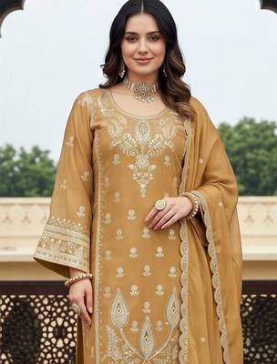 women ethnic motifs embroidered regular kurta with trousers & with dupatta 6