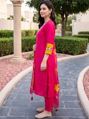 women ethnic motifs embroidered regular kurta with trousers & with dupatta 3