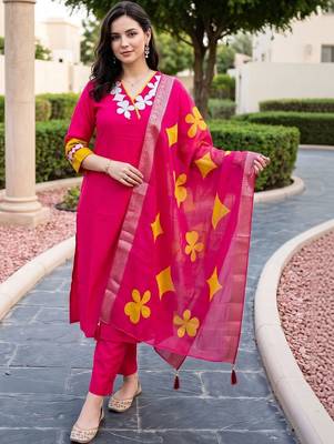 women ethnic motifs embroidered regular kurta with trousers & with dupatta 6