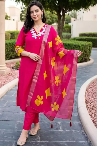 women ethnic motifs embroidered regular kurta with trousers & with dupatta