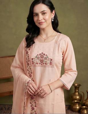 women ethnic motifs embroidered regular thread work kurta with trousers & with dupatta 2