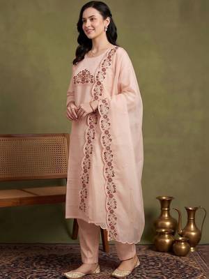 women ethnic motifs embroidered regular thread work kurta with trousers & with dupatta 3