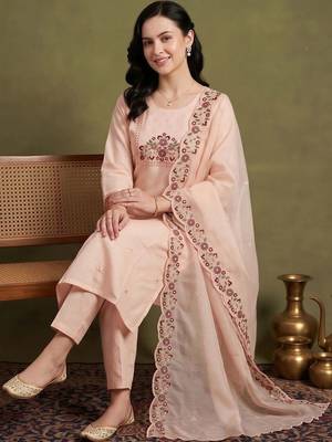 women ethnic motifs embroidered regular thread work kurta with trousers & with dupatta 5